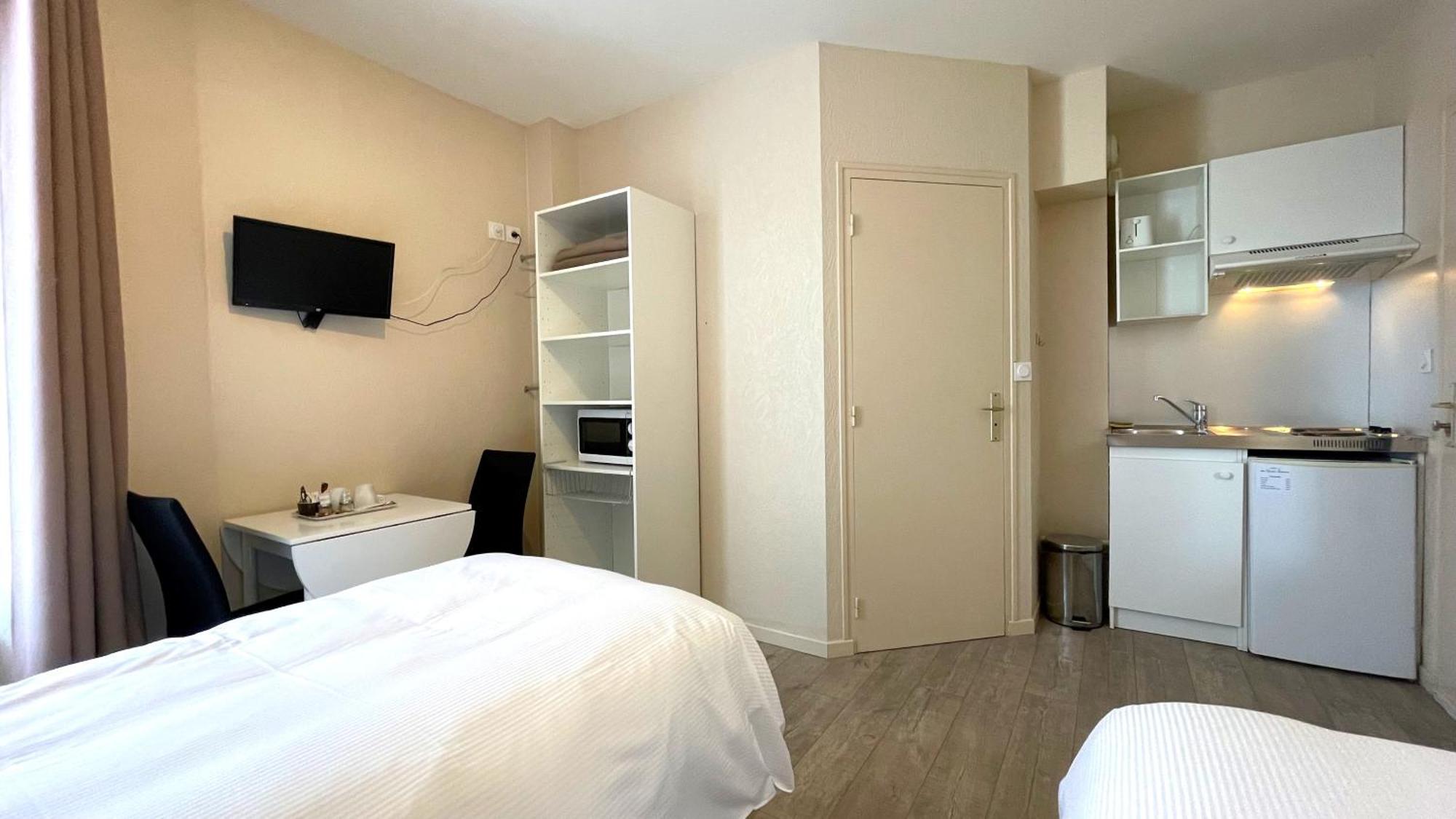 Des Quatre Saisons Hotel 2*